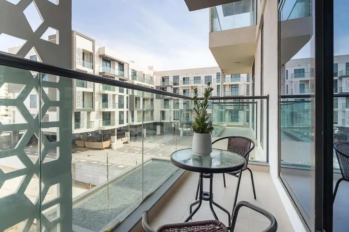 Frank Porter - Majestique Residence 2 Dubai